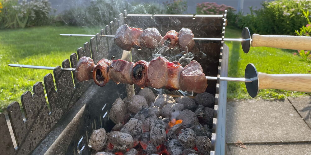 Füürkanal – Die Fleisch-Spiesse garen über der Glut