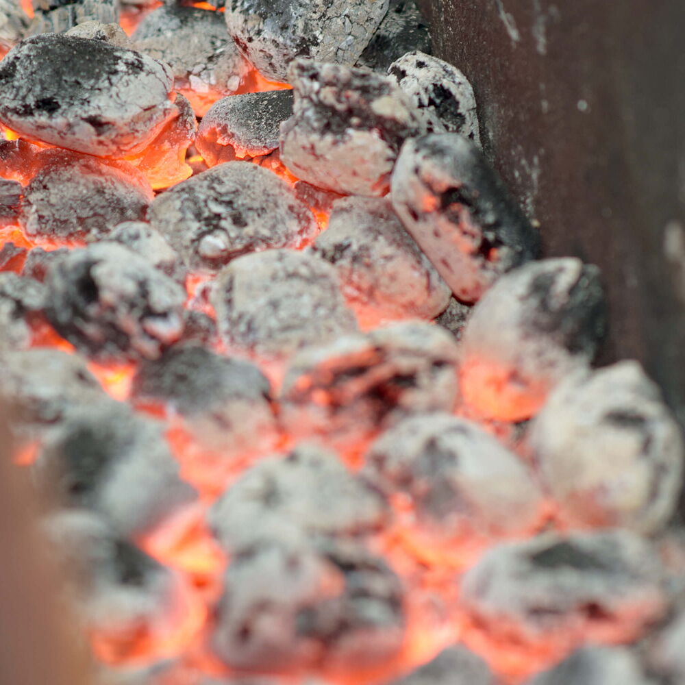 Glut – Füürkanal, perfekt grillieren mit unserem Spiessligrill & Grillkanal